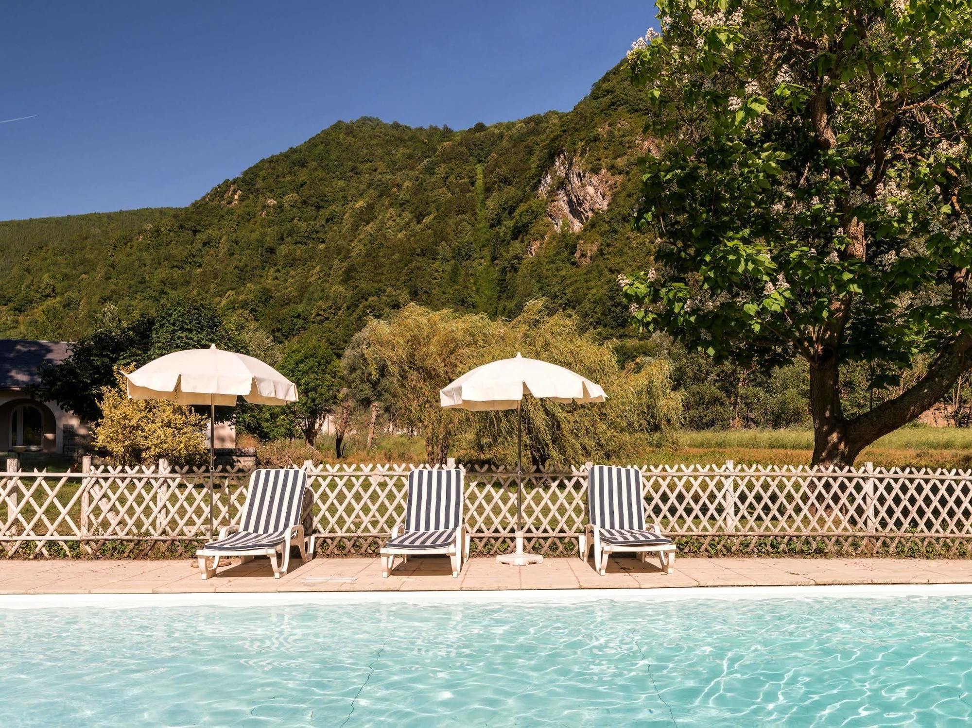 Hotel Du Val D'Aure Cadéac Екстериор снимка
